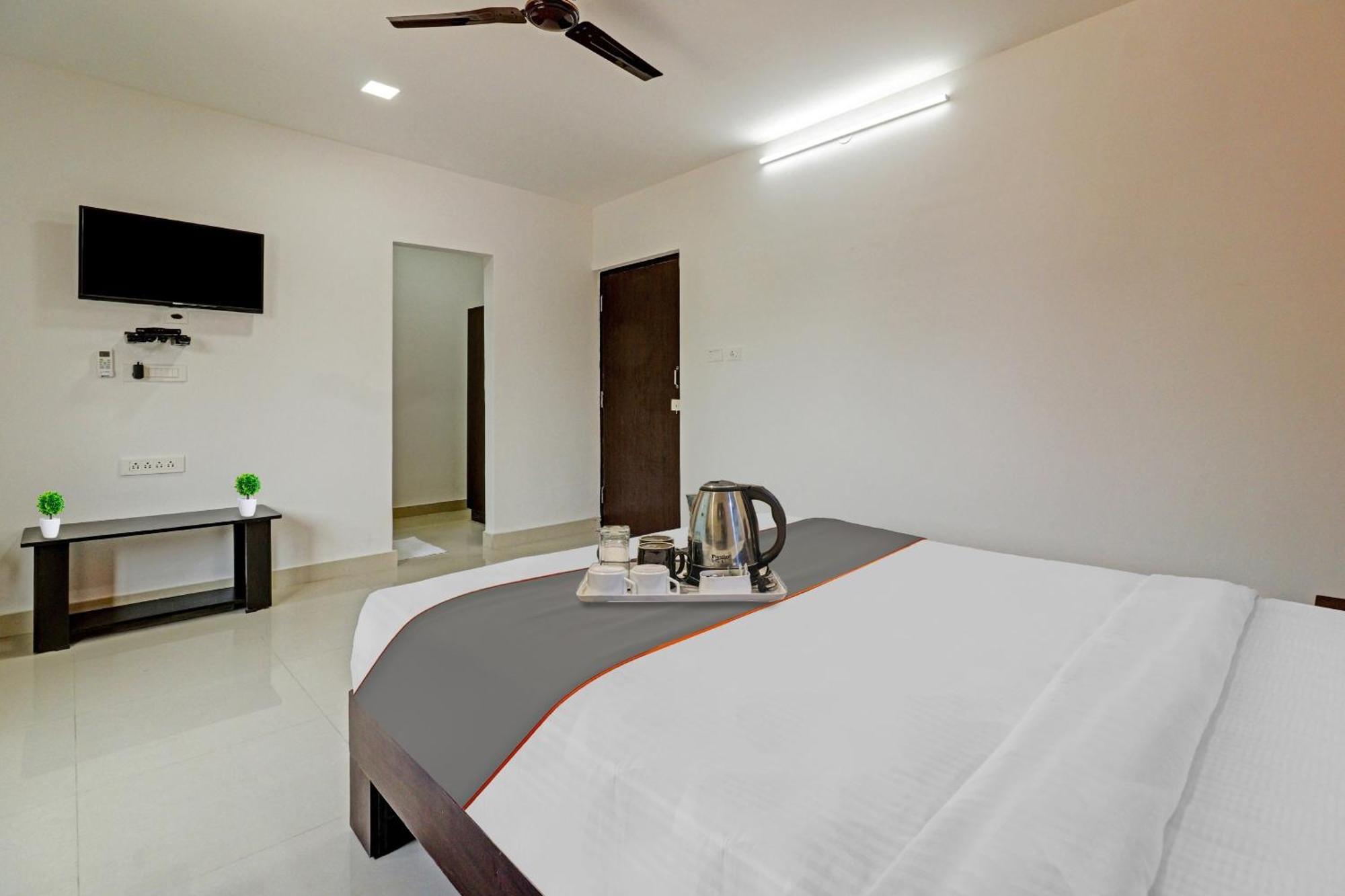Super Capital O Blooms Stay Inn Near Snow City Bangalore Exteriör bild
